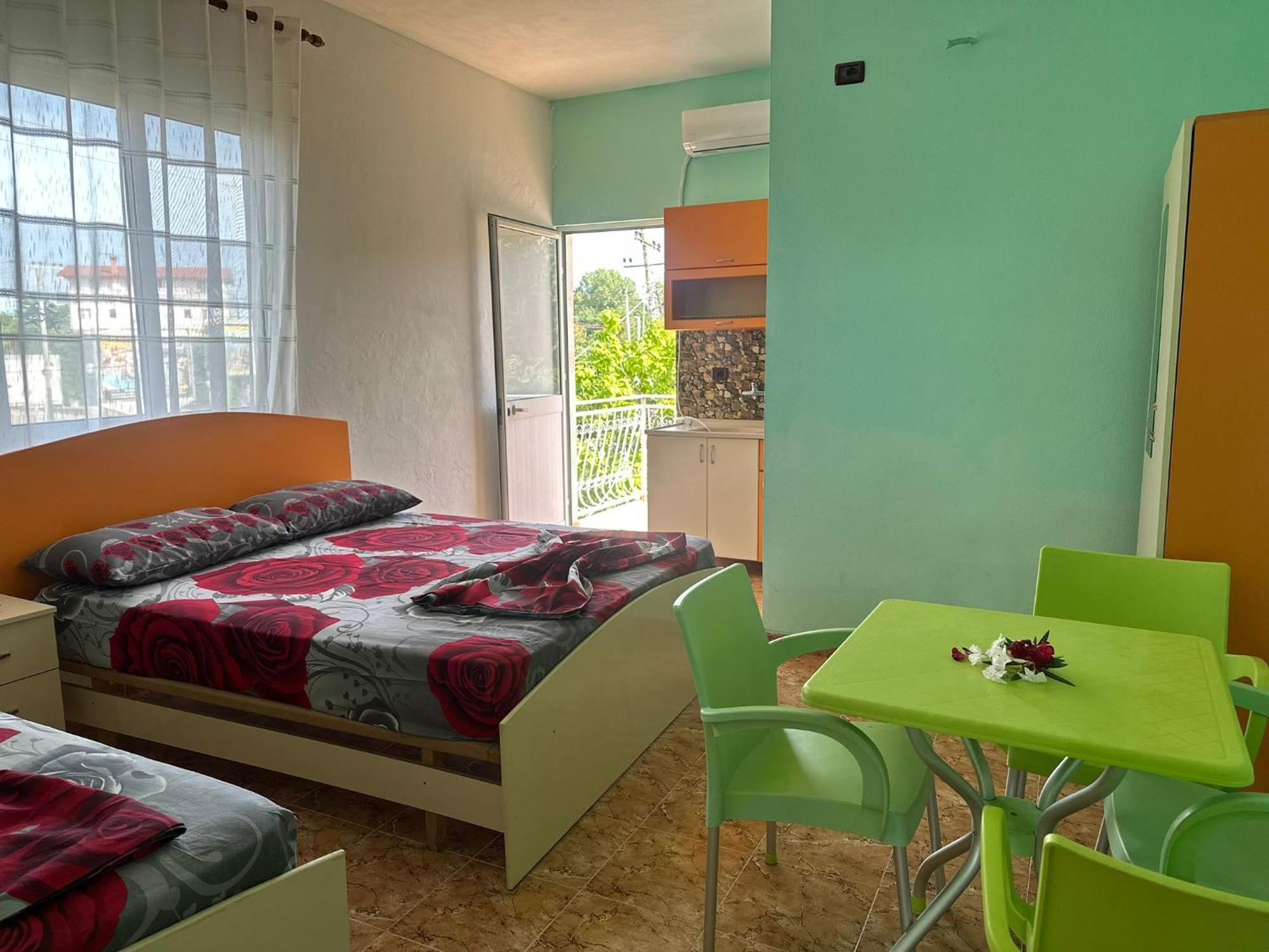Densti 4* Velipojë